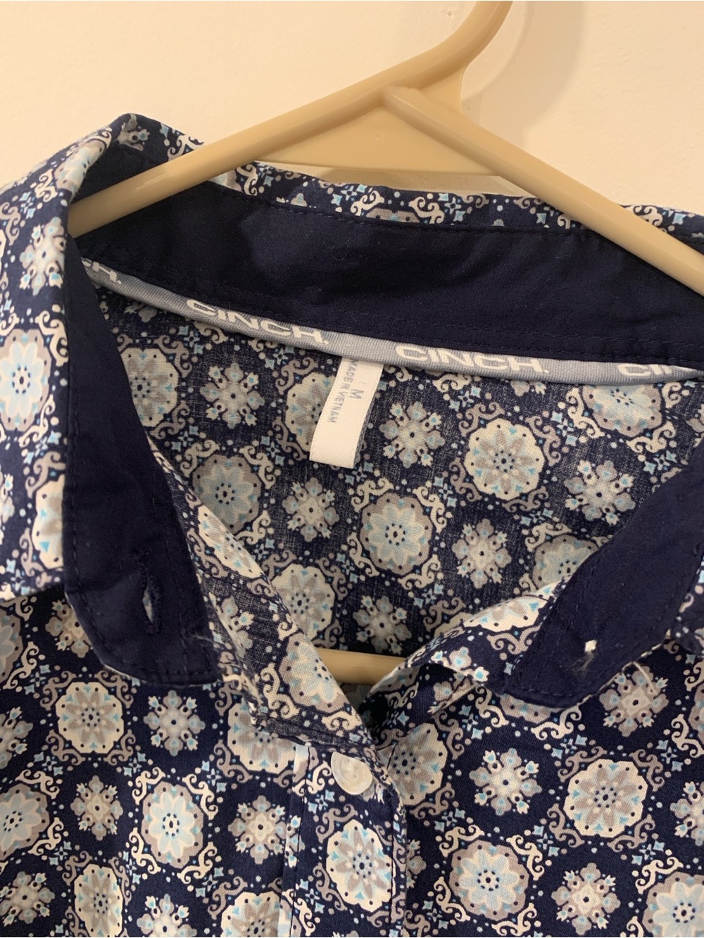 Women’s Cinch Button Up - Picture 3 of 4
